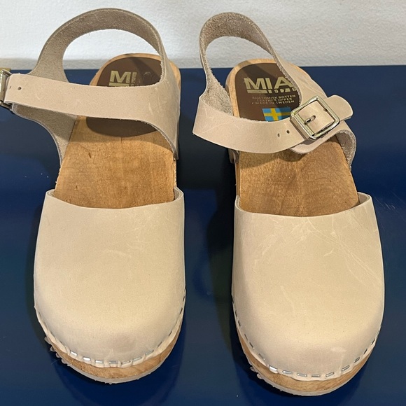 MIA Shoes - Mia Suede Slingback Clogs Sz 8 EU 38 Mary Janes Buckle Wood Platform Heels Beige